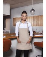 Kurze Latzschürze Basic mit Schnalle und Tasche sand