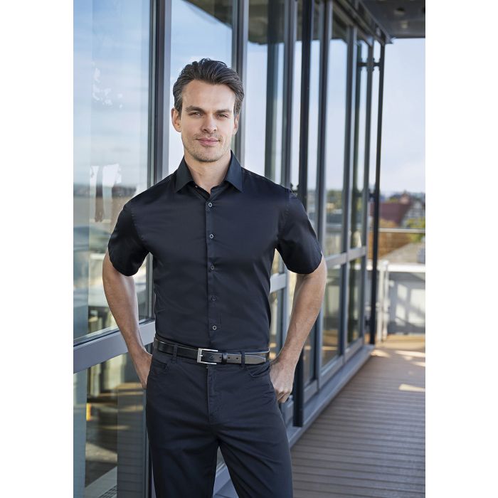 Kurzarm Herrenhemd Active-Stretch in Slim-Fit schwarz
